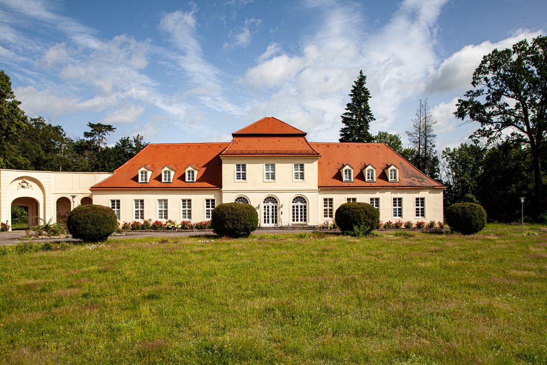 Schloss Nischwitz, Ehemaliger Orangerieflügel