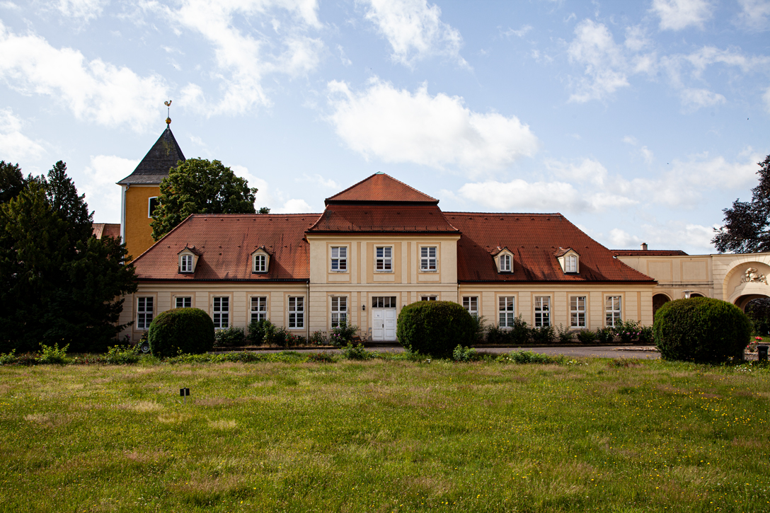 Schloss Nischwitz, Ehemaliger Kavalier- und Küchenflügel