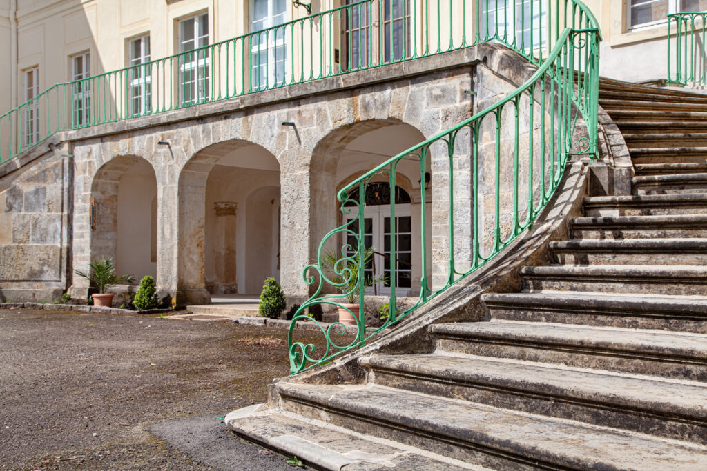 Hauseingang mit Treppe,Schloss Nischwitz